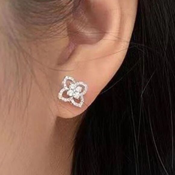 💋18k White Gold Filled Post Back SparklyClover Earrings 👠
